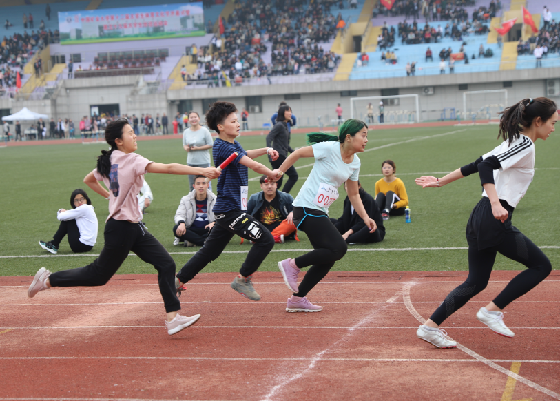 学校举行第十二届大学生体育文化节开幕式暨第五十九届大学生田径运动